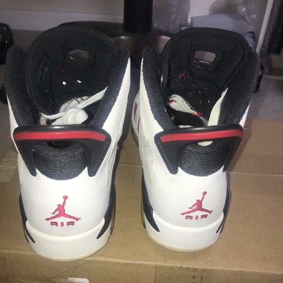 Jordan Retro 6 Carmine (size 5Y) 2014 - Picture 3 of 4